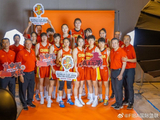 拿到世界杯门票！FIBA官博晒中国女篮庆祝晋级世界杯正赛合影