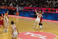 自爆卡车？雷辛格洛娃再对李月汝犯规 7分钟5犯离场