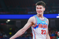 太稳了！阿不都沙拉木半场5中5超高效拿下10分5板1助