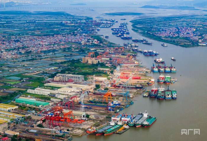 月港北岸，九龙江奔流入海（央广网发  易跃超  摄）