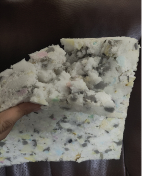 记者取样的安吉再生海绵品质