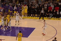 统治者？艾顿篮下接詹姆斯传球再得分 包揽球队加时前4分