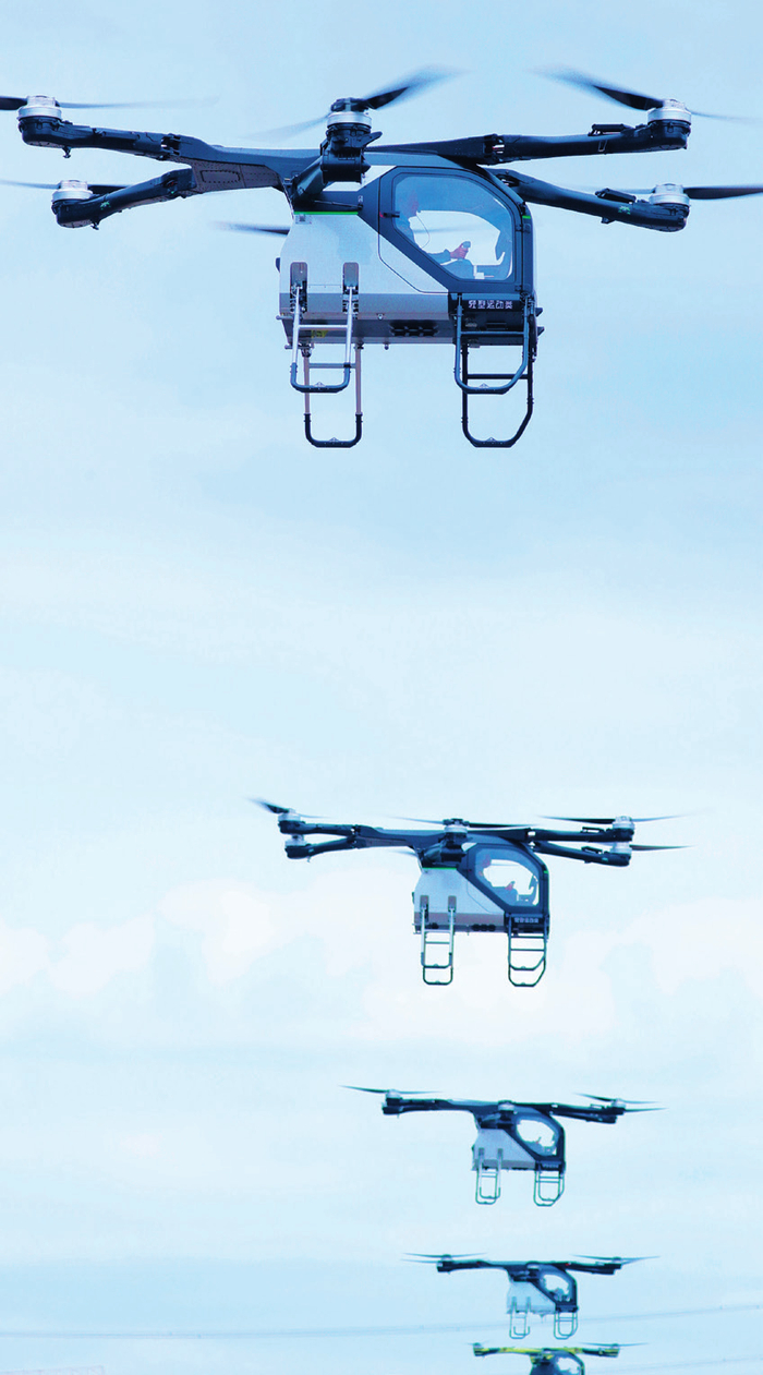 小鹏汇天“陆地航母”飞行器批量试产下线及多机试飞活动在广州举行（2026年3月5日摄）受访者供图