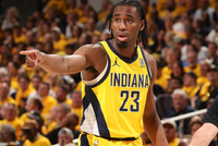 手感滚烫！内史密斯三分再中 一节半8中7独得24分&amp;三分6中5