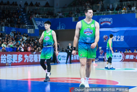 一点状态没得呀！大卫·詹姆斯半场4中0一分未得 正负值-12