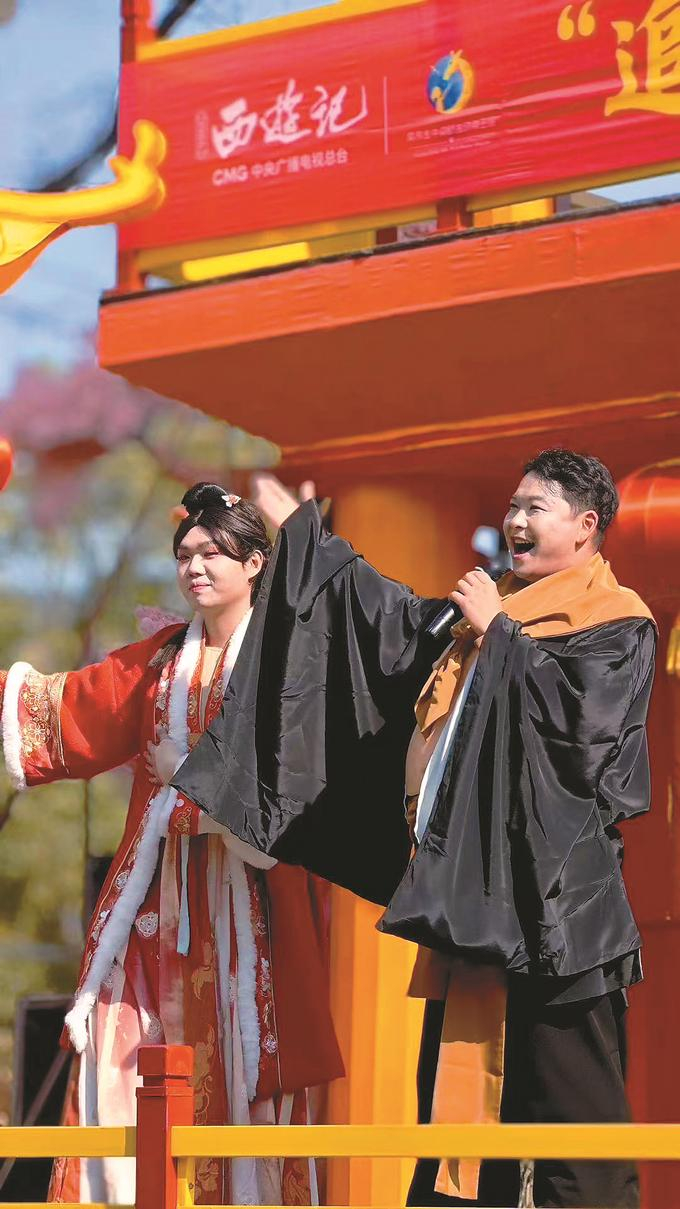 杜勇阁表演现场 （金牛湖野生动物王国供图）