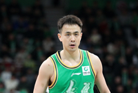 沈阳日报：辽篮掀翻广东男篮强势复苏 是全队奋勇拼搏的体现