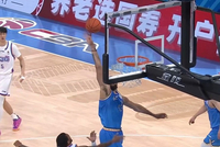 跳着探戈扣了~麦基突破转身单臂暴扣后再送飞天大帽 哈姆雷特抱怨