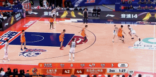 赏心悦目！王哲林送钉板大帽 张镇麟快下双臂战斧炸扣扳平比分