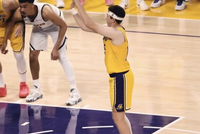 双星闪耀！詹姆斯转发里夫斯和东契奇高光片段：完美的罚丢和绝杀