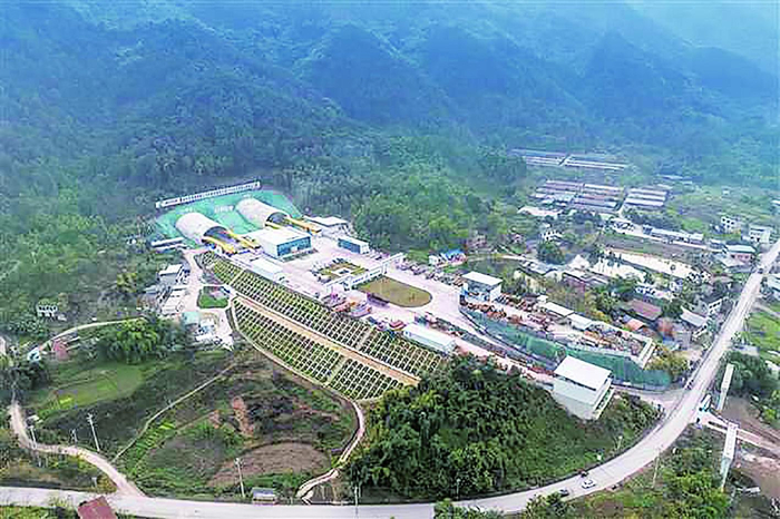     成渝高速（重庆段）改扩建项目缙云山隧道进口