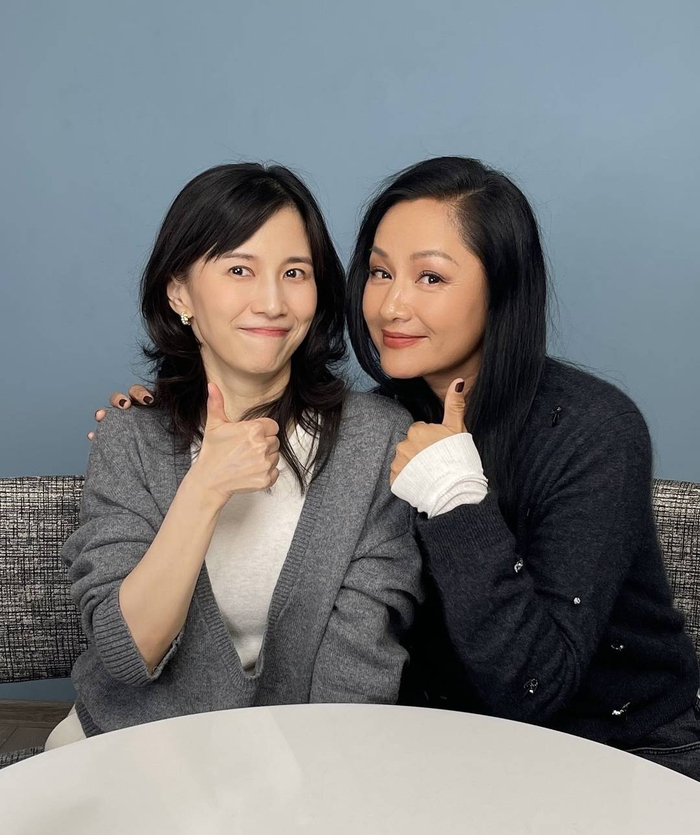 瞿颖（右）与papi酱