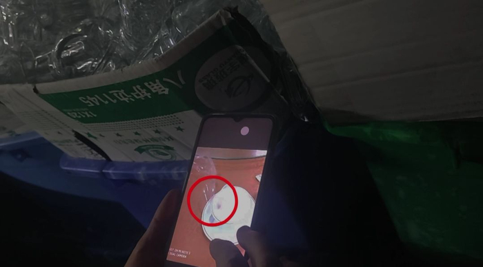 餐具碗里有纸巾