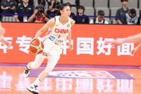 定海神针！王思雨23分钟11中5拿到17分 罚球7中6