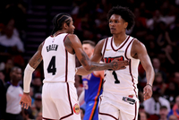 豪斯：阿门和杰伦·格林我会选择留下后者 因为火箭需要三分火力