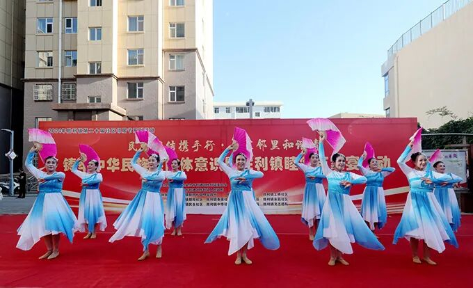 ▲吴忠市利通区胜利镇上桥社区，庆祝第20个社区邻里节。图片来源：宁夏民族宗教