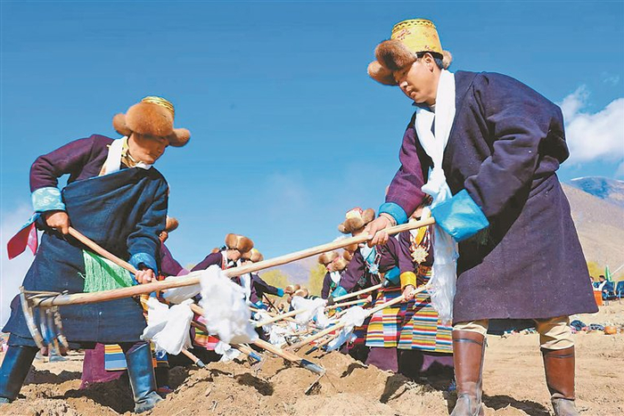 山南市桑日县赤康村开耕节活动现场。记者 丹增平措 摄