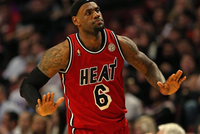 心目中最难防的球员？杜兰特：我会说是迈阿密时期的詹姆斯！