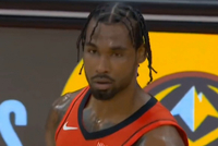 伊森最后时刻边线犹豫发球被断 失误后也未回防&amp;在原地茫然发呆