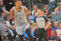 来自外星的脚踝！文班踩到卡斯尔掉鞋险些崴脚 但他没有因此下场