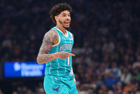 主攻手！拉梅洛·鲍尔13中5砍半场最高16分外加3板4助