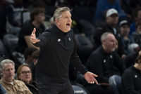 芬奇：我们很多队员被激怒才防守更好 得一开始就拿出这种态度