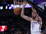 吃饼吃得爽！切特半场出战15分钟 11中6拿到12分3篮板