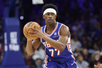 你得支撑起球队！埃奇库姆半场11中3&amp;三分3中0 还出现4犯规