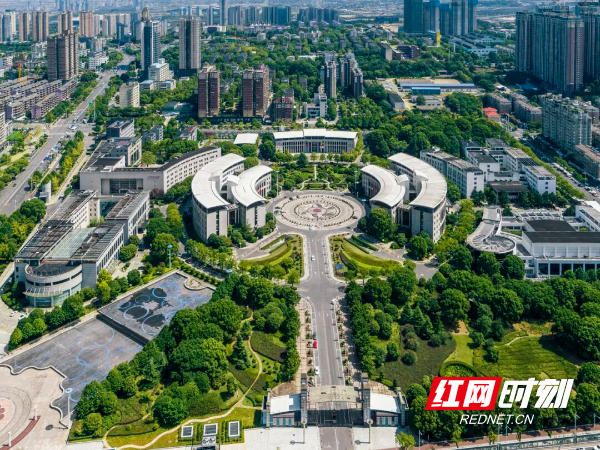 雨花区政府俯瞰图。（资料图）