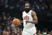 泰森能打！骑士战雄鹿先发：哈登、米切尔、梅里尔、韦德、莫布里