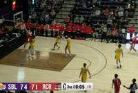 回暖信号？杨瀚森接队友传球空接上篮 拿到下半场首分