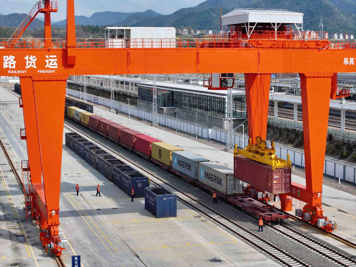  新昌北站货场。