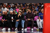 与队友同在！早日归来！库里INS转发一堆勇士比赛动态