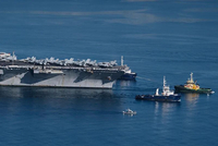 美军最大航母“福特”号，一场火烧了超30小时