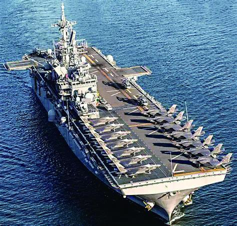     “的黎波里”号两栖攻击舰