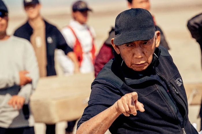 电影《镖人》工作照-袁和平导演