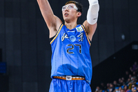 周琦半场出战13分钟 5中2拿到5分6板1助1帽 正负值+16