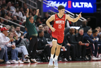 乌度卡谈关键时刻用人：取决于攻防需要 谢泼德的防守进步显著