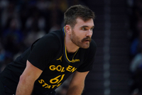 没办法中的办法了！斯潘塞各种硬解 半场7中4&amp;三分2中2拿到10分