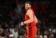 内线无解！克林根首节各种二次进攻 不到8分钟砍14分4前场板2帽