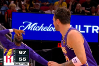 空篮不扣篮而是上篮？东契奇：两分就是两分我不在乎 当时很累的