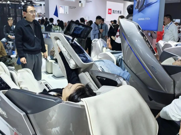 （图源：荣泰RT9000/雷科技摄制）