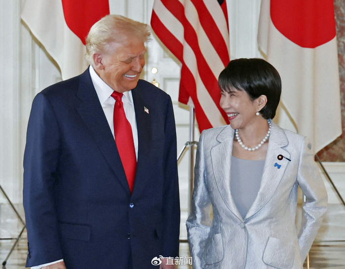 美国总统特朗普与日本首相高市早苗于2025年10月在日本东京举行双边会谈。