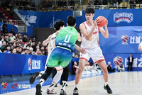 郑永刚：冯熙瑞是非常有潜力的年轻队员 希望他能平安无事