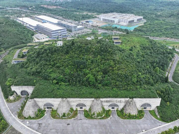 这是位于贵安新区的腾讯贵安七星数据中心（2024年8月29日摄）。新华社记者 刘续摄