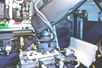 锚定中国供应链：苹果高管今年首次访华，打卡富士康、欣旺达