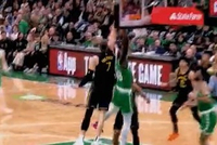 防守建功！波尔津吉斯镇守篮下 连续起飞送出2次大帽