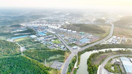俯瞰四川大英经济开发区。张昌明 摄