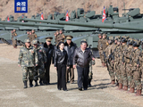 金正恩观摩步兵和坦克兵部队攻击战术演习