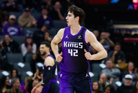 连场30+！42号秀雷诺成为新世纪以来国王首位达此成就新秀